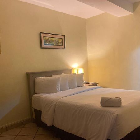 Morrison Hotel San Salvador Esterno foto
